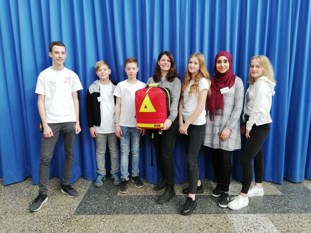 Der SSD bekommt einen neuen Rettungsrucksack vom Förderverein des ASG! Wir sagen Danke! Image